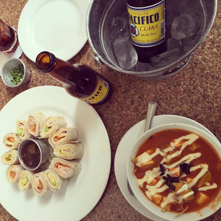 12895278_10153801263865379_454900138_n